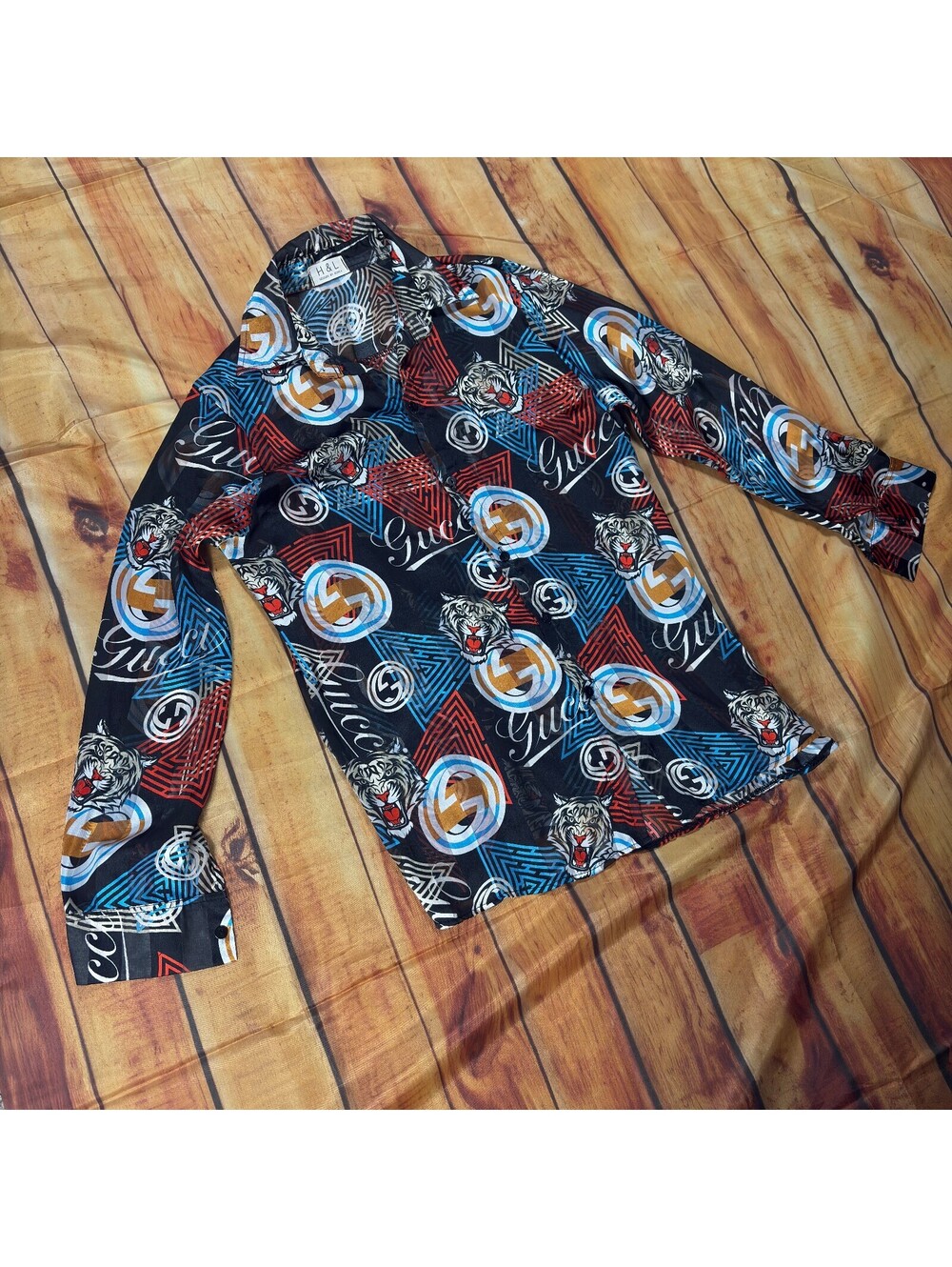 H And L Patterned Button Up Top